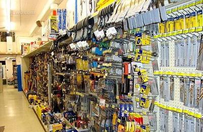 街邊五金店看似冷清，為何能屹立不倒？